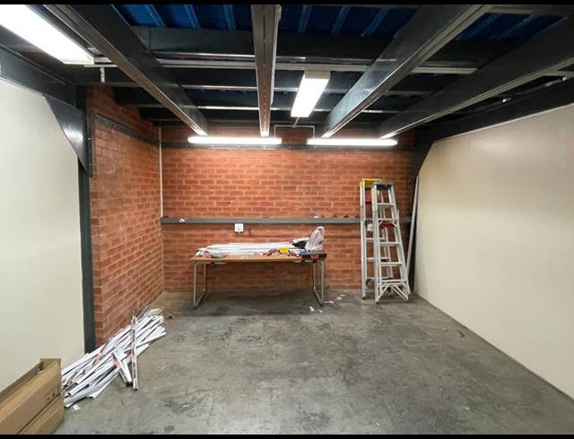 INDUSTRIAL PROPERTY TO RENT IN HENNOPSPARK